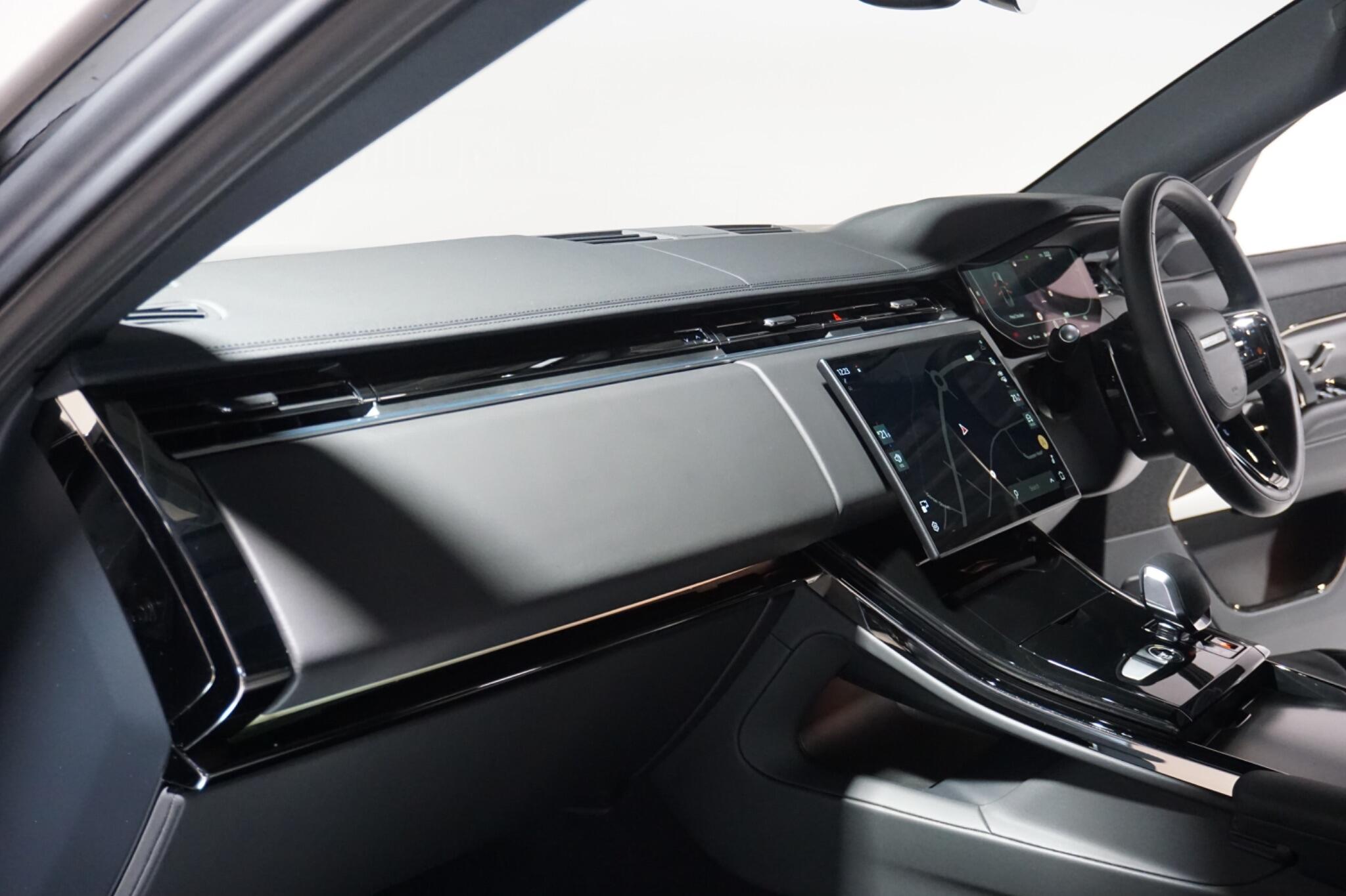 Land Rover Range Rover Sport 3.0 D300 MHEV Stealth Edition SUV 5dr Diesel Auto 4WD Euro 6 (s/s) (300 ps)